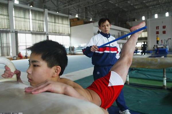 游泳呼吸节奏控制_提升长距离能力(图1)
